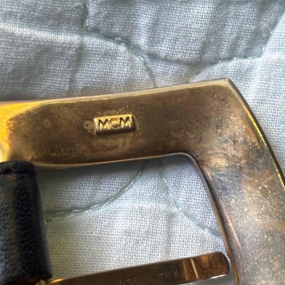 SALE📍📍📍Vintage MCM Black Belt with Gold Buckle size XS - Picture 5 of 9